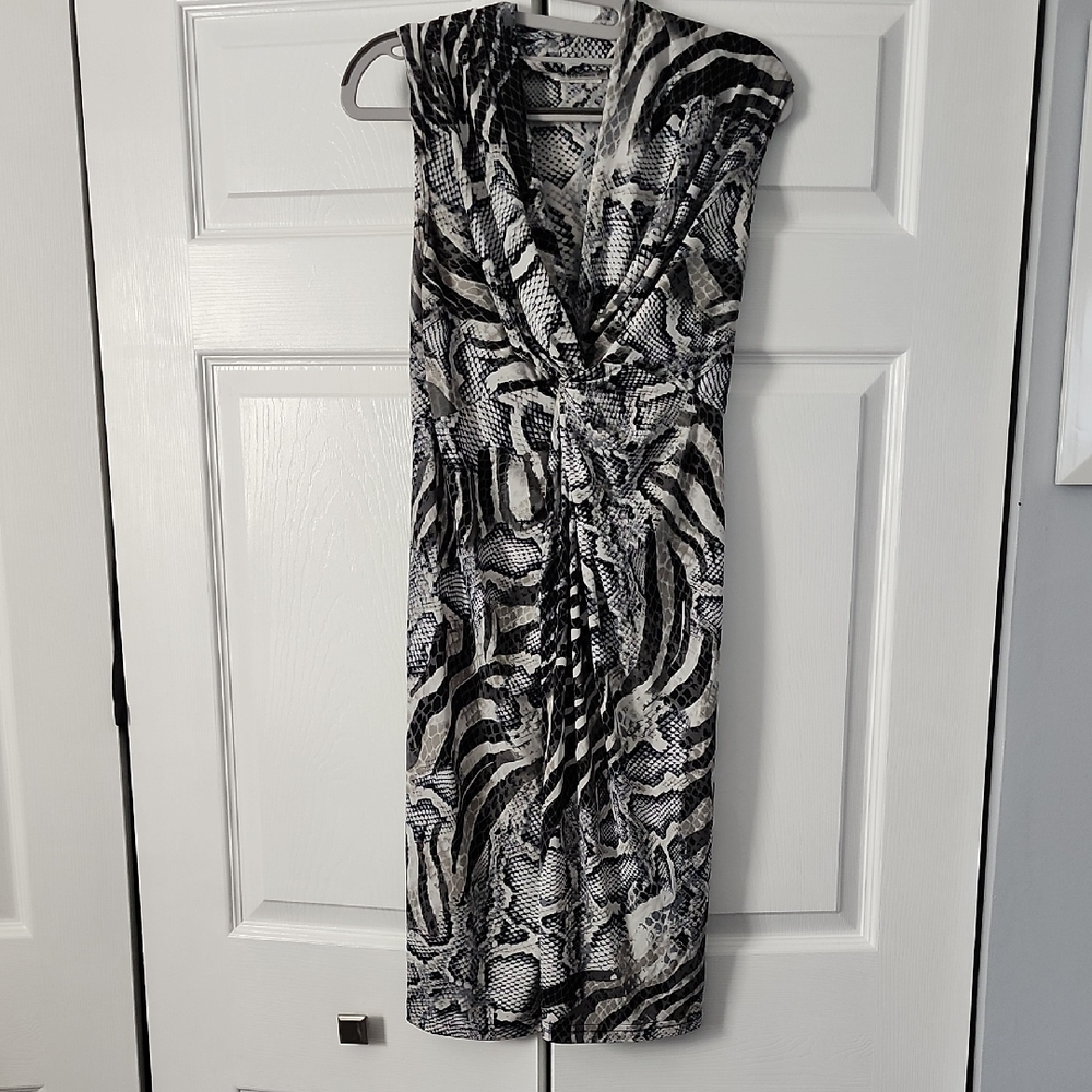 Chic Monochrome Patterned Midi Dress